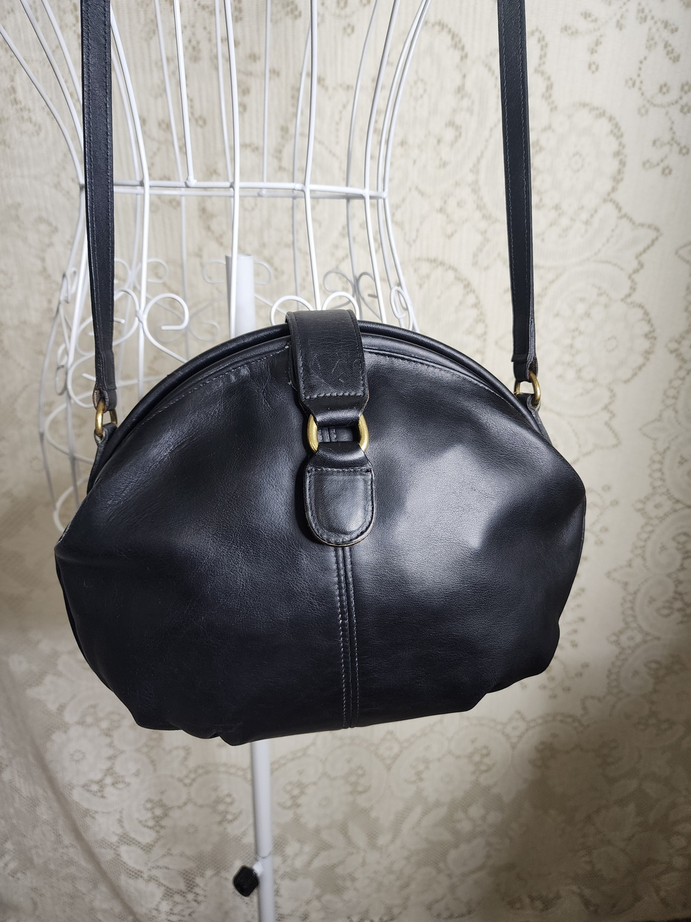 vintage Coach Laurel bag (Style 4112) in black leather. Made In USA